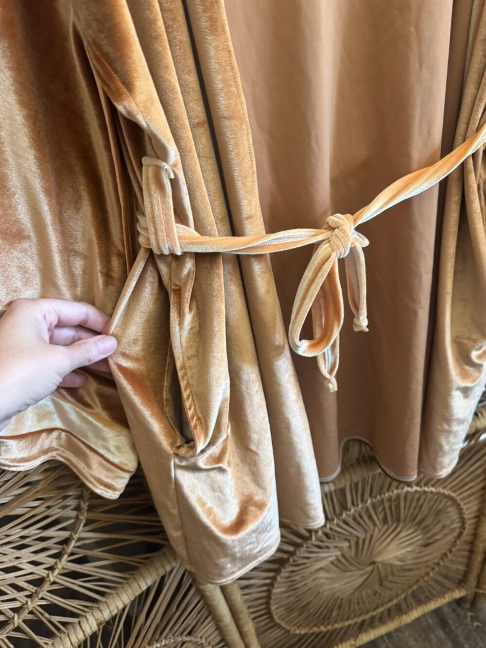 Solstice Intimates Velvet Short Robe | Peach | One Size - Picture 5 of 7